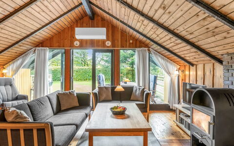 Amila - 30Km from the Sea: Tag, Hus, Land Lot, Hjem, Sommerhus, Estate, Garden Bygninger, Skygge, Bjælkehytte, Landscaping