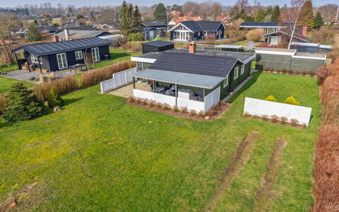 Bjarni - 175M from the Sea: Træ, Hjem, Veranda, Dæk, Hårdttræ, Tag, Bejdse, Trægulve, Eco Hotel