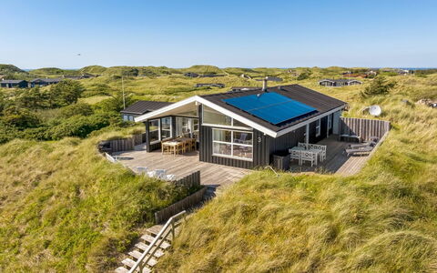 Naema - 400M from the Sea: Svømmepøl, Udendørs Møbler, Møbel, Udvej, Flise, Eco Hotel, Skygge, Stol, Fritid, Estate