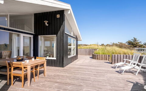 Naema - 400M from the Sea: Svømmepøl, Udendørs Møbler, Møbel, Udvej, Flise, Eco Hotel, Skygge, Stol, Fritid, Estate
