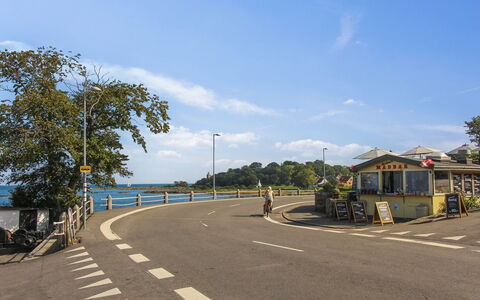 Pontus - 500M from the Sea: Hus, Hjem, Tag, Sommerhus, Estate, Landscaping, Garden Bygninger, Sidespor, Stuehus