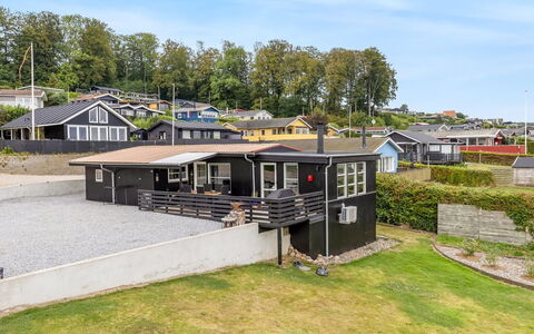 Filomena - 300M from the Sea: Sommerhus, Skygge, Veranda, Sidespor, Hegn