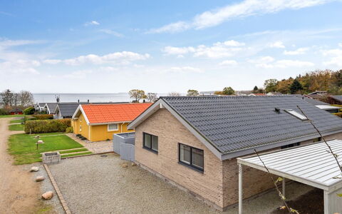 Lio - 200M from the Sea: Møbel, Indretning, Gulvbelægning, Etage, Loft, Værelse, Stol, Bord, Lejlighed, Køkken & Spisebord
