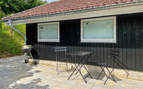 Ågot - 350M from the Sea: Møbel, Indretning, Gulvbelægning, Etage, Loft, Værelse, Stol, Bord, Lejlighed, Køkken & Spisebord