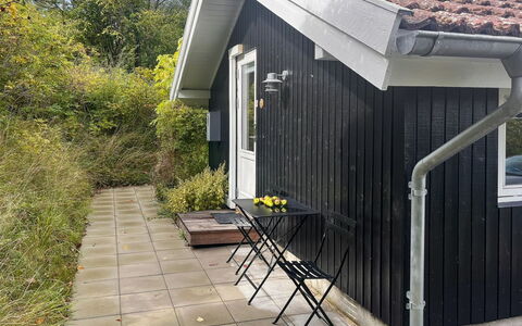 Ågot - 350M from the Sea: Sidespor, Sommerhus, Skygge, Backyard, Garden Bygninger, Gård, Hårdttræ, Bejdse, Planke, Udendørs Struktur