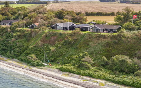 Næwe - 10M to the Fjord: Bjergkæde, Dal, Bjerglandsby, Ferieby