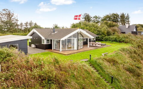 Næwe - 10M to the Fjord: Bjergkæde, Dal, Bjerglandsby, Ferieby