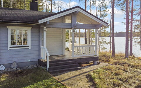 Rehviranta: Svømmepøl, Bjergkæde, Eco Hotel, Udvej, Estate, Dal, Villa, Landscaping, Ferieby, Backyard