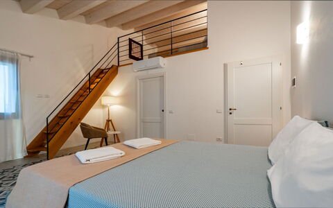 Relais Tenuta Santori: Bygning, Møbel, Vindue, Komfort, Træ, Indretning, Dør, Trappe, Etage