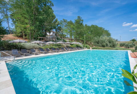 Punteriolo Spereto Family Apartment With Pool,: Vand, Plante, Vandressourcer, Ejendom, Himmel, Svømmepøl, Sky, Azure, Træ, Naturlige Landskab