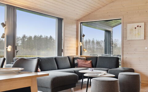 Ehmi - 750M from the Sea: Stue