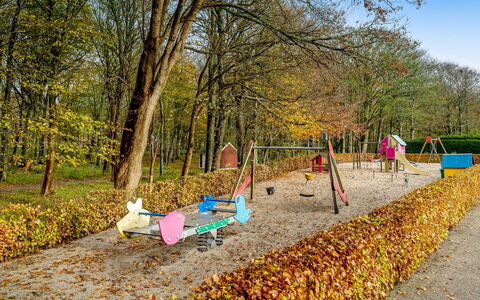 Kamp - 1Km to the Fjord: Bjergrige Landskabsformer, Bjerg, Bakke, Bjergkæde, Hill Station, Menneskelig Bosættelse, Urban Design, Alps, Dal, Topmøde