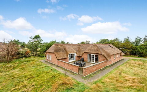 Hunved - from the Sea: Hus, Hjem, Tag, Sommerhus, Land Lot, Estate, Stuehus, Landsby, Farm