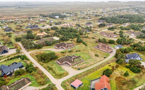 Hunved - from the Sea: Bjergrige Landskabsformer, Bjerg, Bakke, Bjergkæde, Hill Station, Menneskelig Bosættelse, Urban Design, Alps, Dal, Topmøde