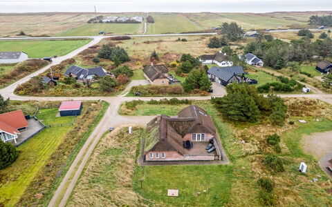 Madsen - from the Sea: Bjergrige Landskabsformer, Bjerg, Bakke, Bjergkæde, Hill Station, Menneskelig Bosættelse, Urban Design, Alps, Dal, Topmøde