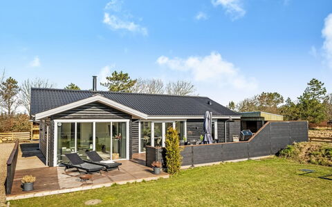 Elisaveta - 400M to the Fjord: Træ, Hjem, Veranda, Dæk, Hårdttræ, Tag, Bejdse, Trægulve, Eco Hotel