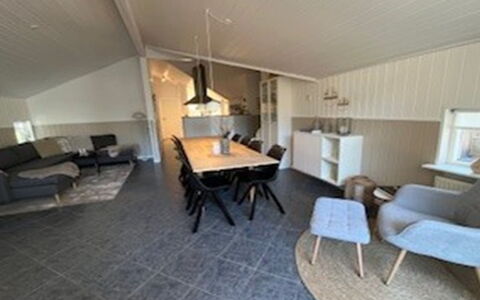 Elvin - 2Km from the Sea: Loft, Etage, Gulvbelægning, Hjem, Stue, Hårdttræ, Sommerhus, Trægulve, Couch