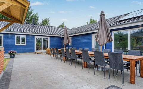 Rajna - 250M from the Sea: Lejlighed, Ejerlejlighed, Estate, Altan, Villa, Hotel