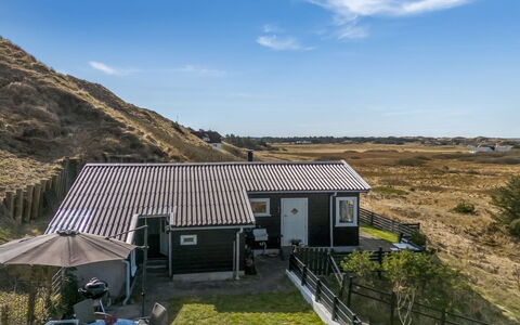 Sella - 600M from the Sea: Tag, Hus, Sommerhus, Hjem, Landdistrikt, Hældning, Estate, Sidespor, Veranda