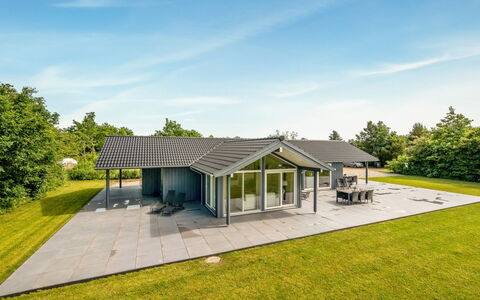 Corina - 850M to the Fjord: Tag, Hjem, Estate, Skygge, Sommerhus, Lawn, Gård, Sidespor, Have, Landscaping