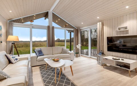 Corina - 850M to the Fjord: Loft, Indretning, Stue, Hjem, Couch, Lysarmatur, Hårdttræ, Stol