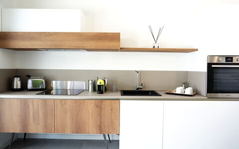 Apartments In Villa Selva, Locorotondo, Puglia: Cabinetry, Ejendom, Møbel, Countertop, Køkken, Husholdningsapparat, Bygning, Køkkenvask, Tap, Træ