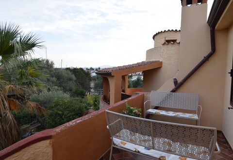 Appartamento Faro In Budoni: Himmel, Ejendom, Bygning, Sky, Plante, Træ, Boligområde, Ejendom, Urban Design, Facade