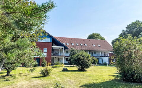 Ostseeblick: Plante, Himmel, Vindue, Bygning, Naturlige Landskab, Træ, Land Lot, Vegetationen, Sommerhus, Hus