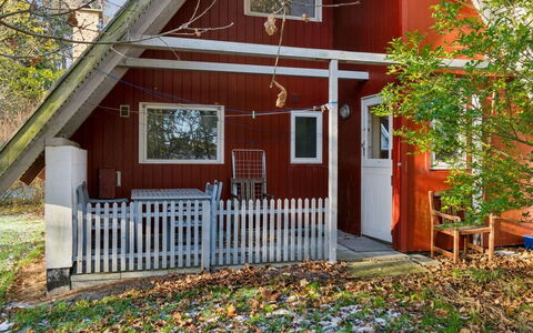 Maikel - 1Km from the Sea: Svømmepøl, Udendørs Møbler, Fritid, Sanitærarmatur, Jacuzzi, Udvej, Stueplante, Landscaping, Stol