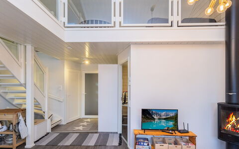 Velhotar 1 a 1: Møbel, Indretning, Gulvbelægning, Etage, Bord, Loft, Køkken & Spisebord, Belysning, Stol, Hjem