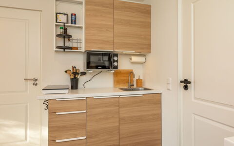Studio by Luk: Cabinetry, Møbel, Træ, Gulvbelægning, Countertop, Skab, Indretning, Etage, Skuffe, Køkken