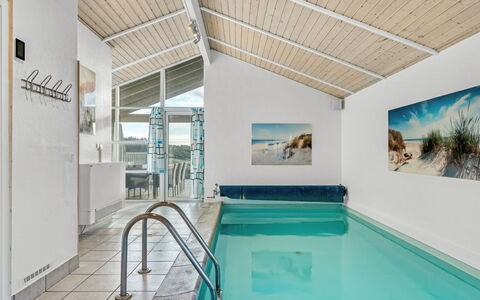 Adrienne - 490M from the Sea: Svømmepøl, Udvej, Hotel, Dagslys, Penthouselejlighed, Villa, Planke