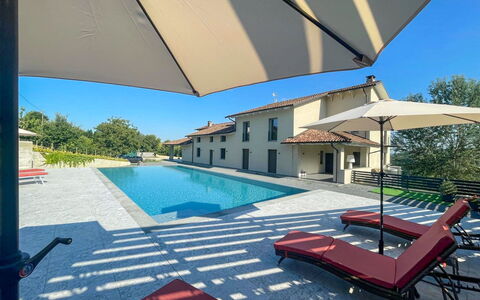 Tenuta Bricco San Giorgio: Boligområde, Hjem, Hus, Svømmepøl, Estate, Villa, Hacienda, Landscaping, Stuehus, Mansion