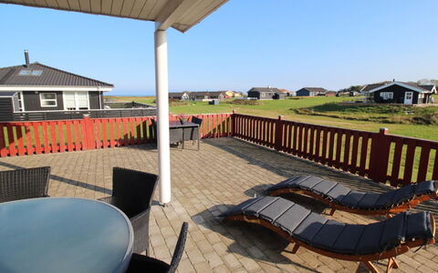 Aira - 200M from the Sea: Tag, Hus, Hjem, Sommerhus, Dør, Sidespor, Dæk, Veranda, Planke, Hårdttræ