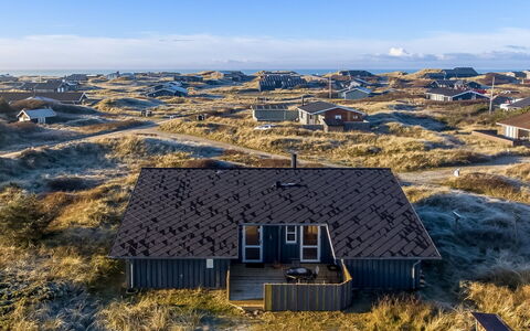 Melina - 300M from the Sea: Møbel, Indretning, Gulvbelægning, Etage, Loft, Værelse, Stol, Bord, Lejlighed, Køkken & Spisebord