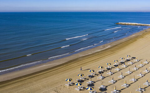 Cavallino 111: Vand, Himmel, Bjerg, Azure, Naturlige Landskab, Sky, Træ, Sø, Coastal Og Oceaniske Landskabsformer, Bank