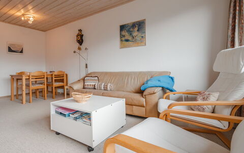 Daniele: Møbel, Indretning, Gulvbelægning, Træ, Etage, Værelse, Loft, Stol, Stue, Couch
