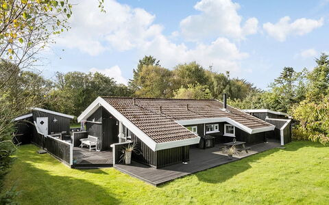 Gonda - 2Km from the Sea: Bjergrige Landskabsformer, Bjerg, Bakke, Bjergkæde, Hill Station, Menneskelig Bosættelse, Urban Design, Alps, Dal, Topmøde