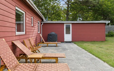 Torbjörn - 100M from the Sea: Træ, Udendørs Møbler, Møbel, Dør, Bejdse, Sommerhus, Backyard, Have, Gård, Hårdttræ