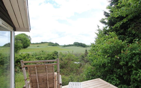 Mielikki - 2Km from the Sea: Træ, Møbel, Busk, Udendørs Møbler, Land Lot, Veranda, Stol, Have, Sommerhus