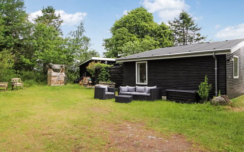 Mielikki - 2Km from the Sea: Græs, Hus, Sommerhus, Hjem, Tag, Land Lot, Landdistrikt, Have, Lawn, Garden Bygninger