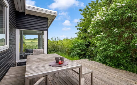 Mielikki - 2Km from the Sea: Hus, Hjem, Tag, Sommerhus, Estate, Landscaping, Garden Bygninger, Sidespor, Stuehus