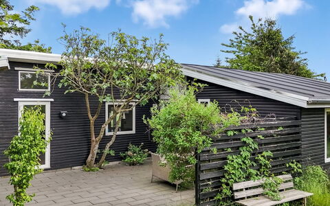 Mielikki - 2Km from the Sea: Hus, Hjem, Tag, Sommerhus, Estate, Landscaping, Garden Bygninger, Sidespor, Stuehus