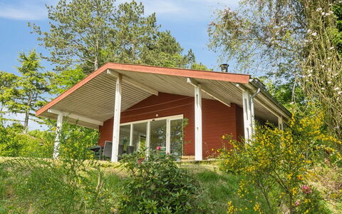 Henryette - 1.5Km from the Sea: Træ, Hjem, Veranda, Dæk, Hårdttræ, Tag, Bejdse, Trægulve, Eco Hotel