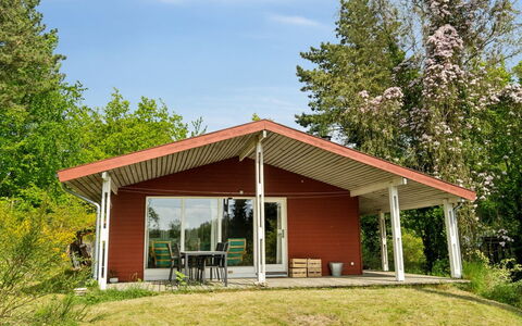 Henryette - 1.5Km from the Sea: Træ, Hjem, Veranda, Dæk, Hårdttræ, Tag, Bejdse, Trægulve, Eco Hotel