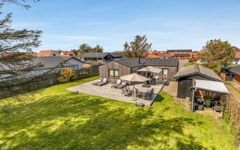 Hellena - 600M from the Sea: Træ, Hjem, Veranda, Dæk, Hårdttræ, Tag, Bejdse, Trægulve, Eco Hotel
