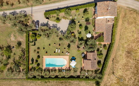 Villa Elena: Hus, Boligområde, Svømmepøl, Land Lot, Estate, Menneskelig Bosættelse, Hjem, Stuehus, Hacienda