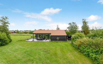 Dyke - 1.5Km from the Sea