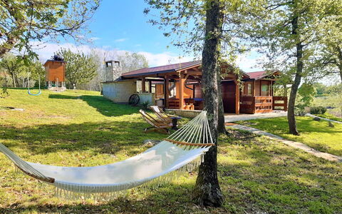 Casa Robinson Nature, Wifi, Istria, Croazia: Træ, Sommerhus, Land Lot, Skygge, Lawn, Have, Garden Bygninger, Backyard, Gård, Stuehus