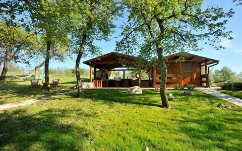 Casa Robinson Nature, Wifi, Istria, Croazia: Græs, Almindeligt, Landdistrikt, Land Lot, Have, Sommerhus, Lawn, Bunddække, Garden Bygninger, Skygge
